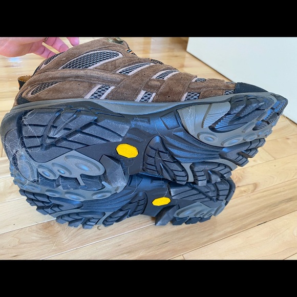 LIKE NEW Merrell men’s size 13 brown hiking boots - Picture 4 of 4